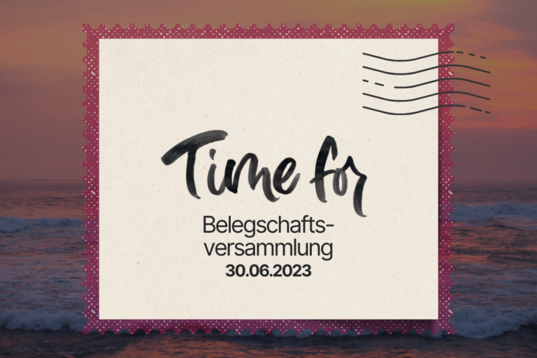 Ein weißes Quadrat mit rosa Rand am Strand.